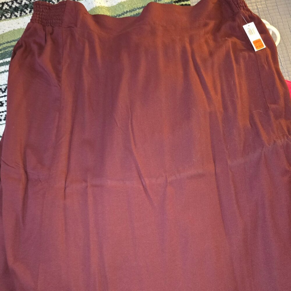Dark Red Linen Material Skirt - Picture 1 of 1